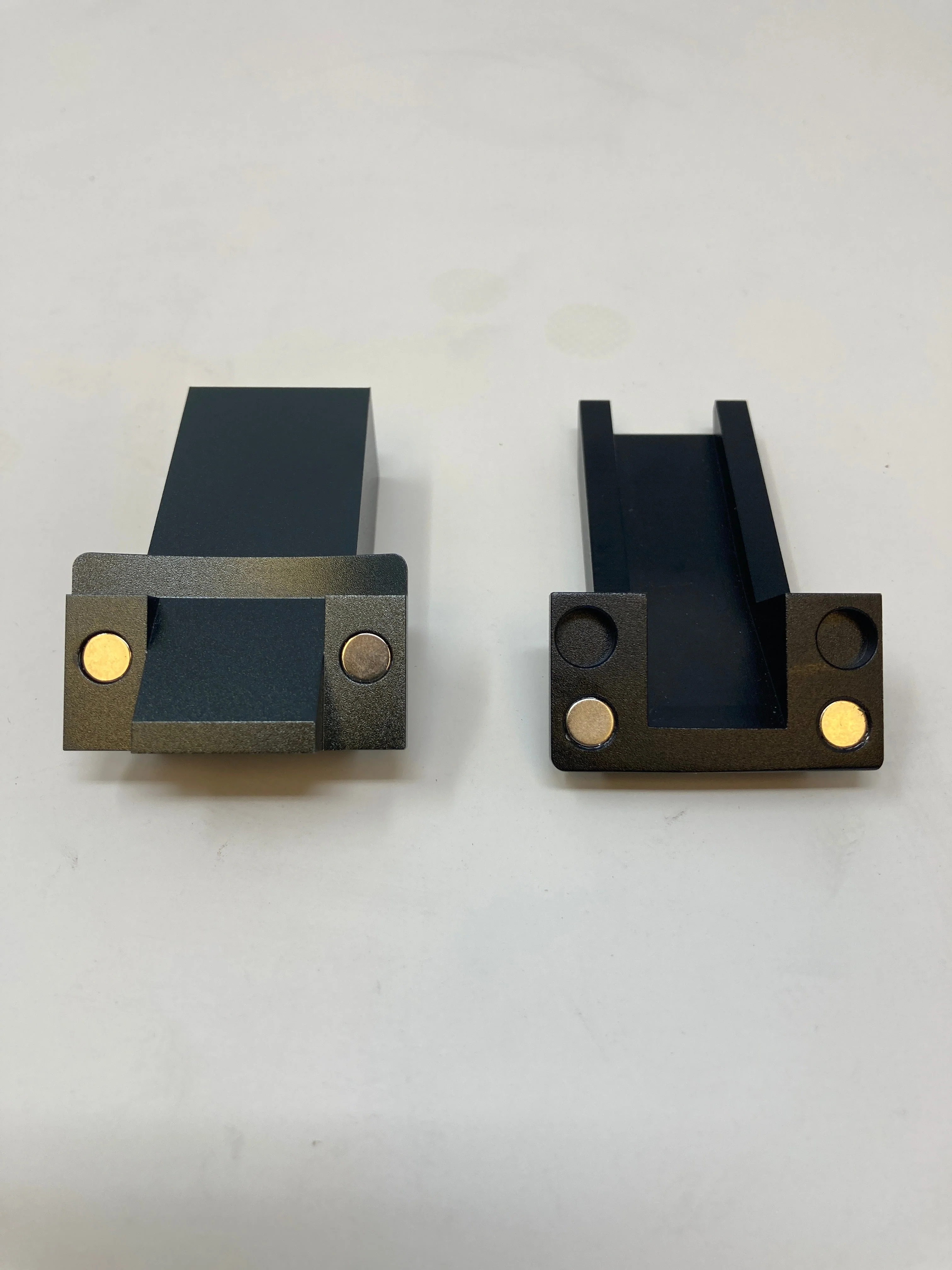 DF64V Gray Magnetic Chute