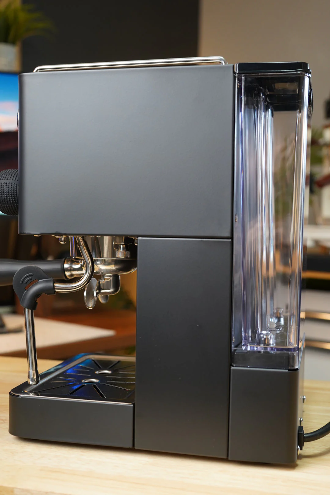 Turin™ Legato™ V2 Espresso Machine - Image 12