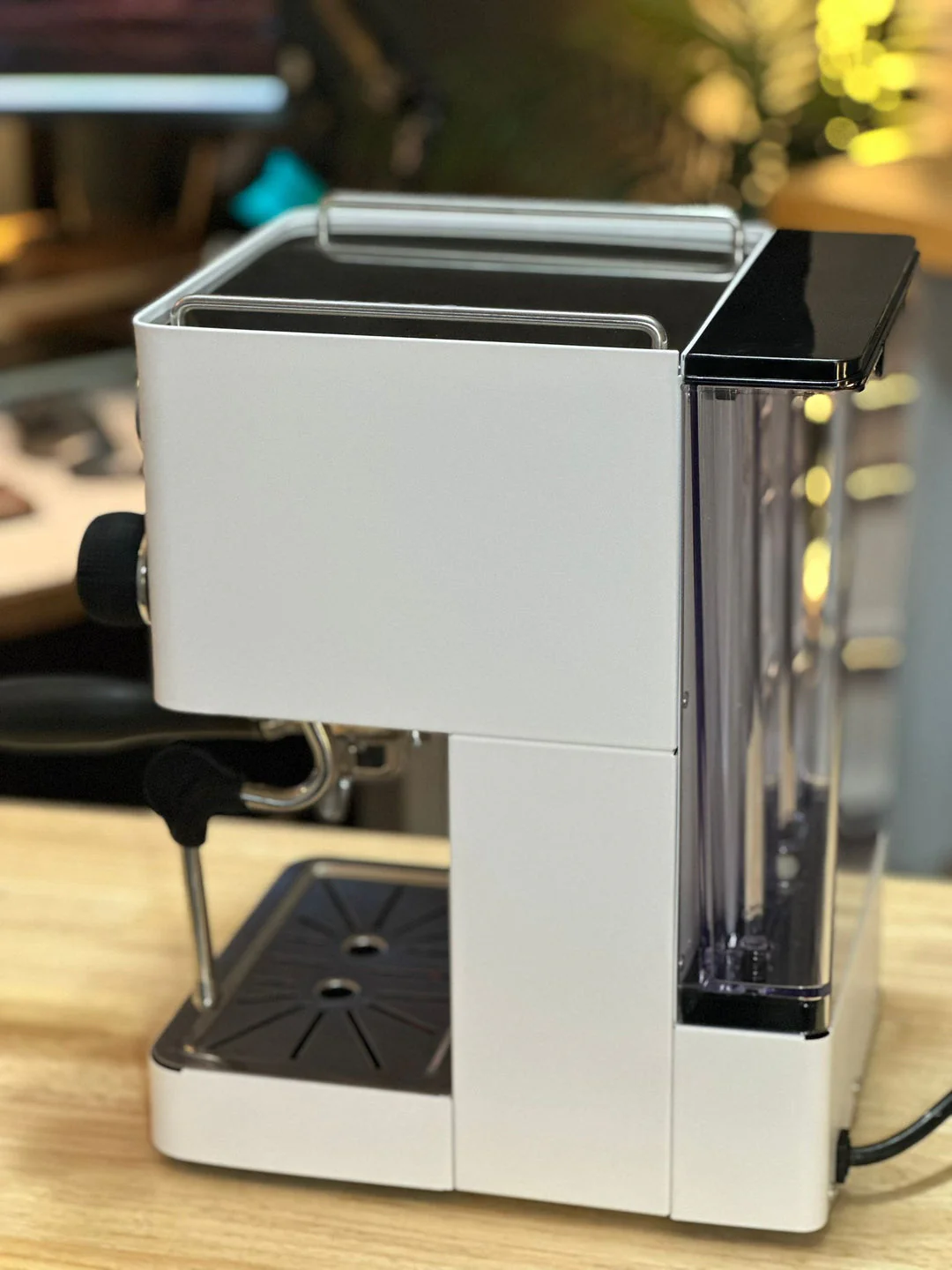 Turin™ Legato™ V2 Espresso Machine - Image 31